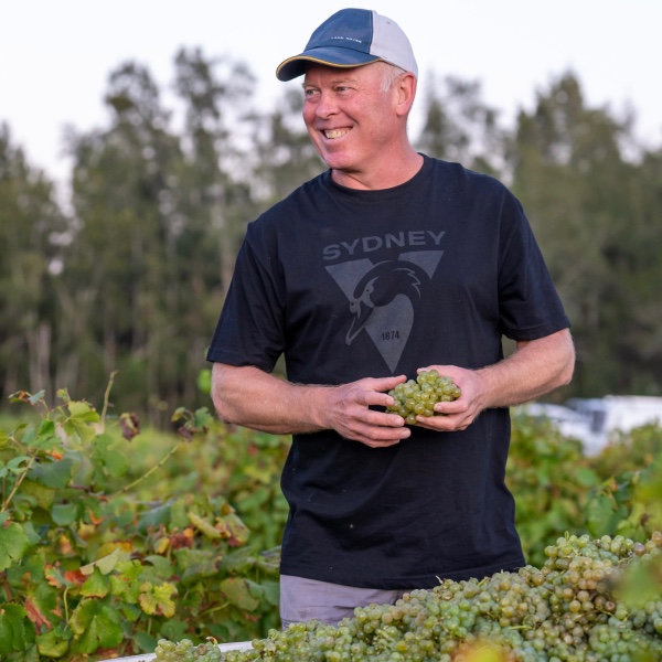 2026–2027 ISSUE MEET THE WINEMAKER – ANDREW THOMAS